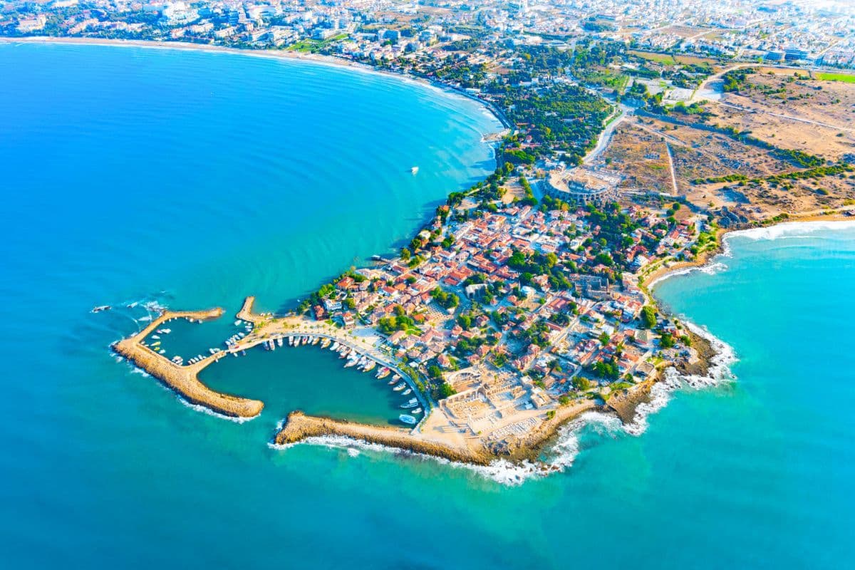 Serin Sular: Havuz & Plaj